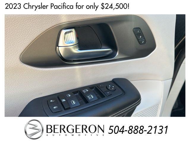 used 2023 Chrysler Pacifica car