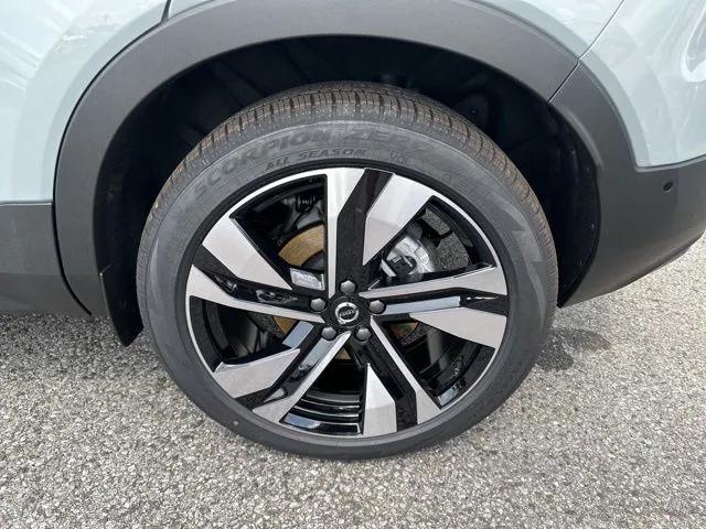 new 2025 Volvo XC40 car, priced at $47,650