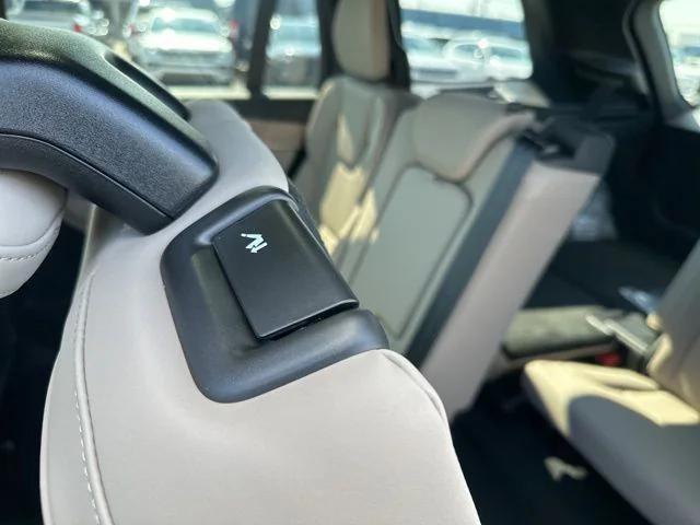 new 2025 Volvo XC90 car, priced at $65,395
