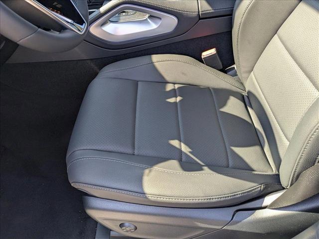 new 2025 Mercedes-Benz GLE 450 car, priced at $83,700