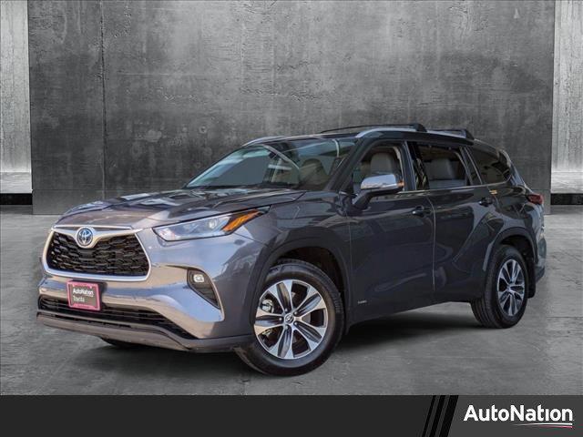 used 2022 Toyota Highlander Hybrid car, priced at $42,995