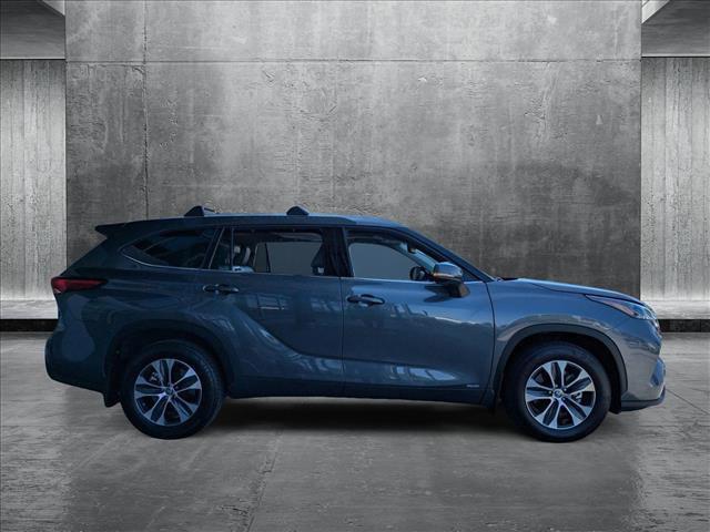 used 2022 Toyota Highlander Hybrid car, priced at $42,995