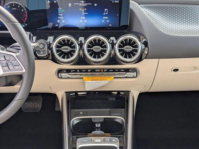 new 2025 Mercedes-Benz GLA 250 car, priced at $45,985