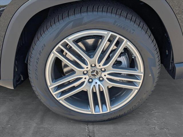 new 2025 Mercedes-Benz GLS 450 car, priced at $92,275