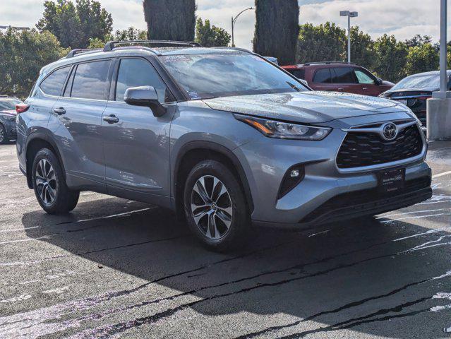 used 2020 Toyota Highlander car, priced at $28,599