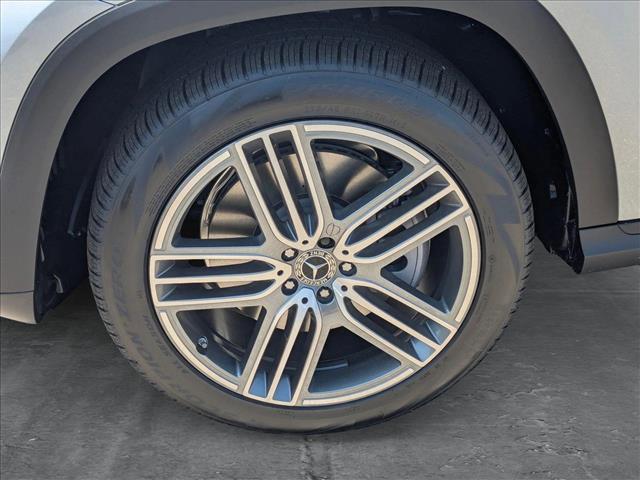new 2025 Mercedes-Benz GLS 450 car, priced at $98,040