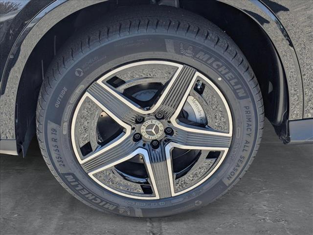 new 2025 Mercedes-Benz GLC 300 car, priced at $57,865