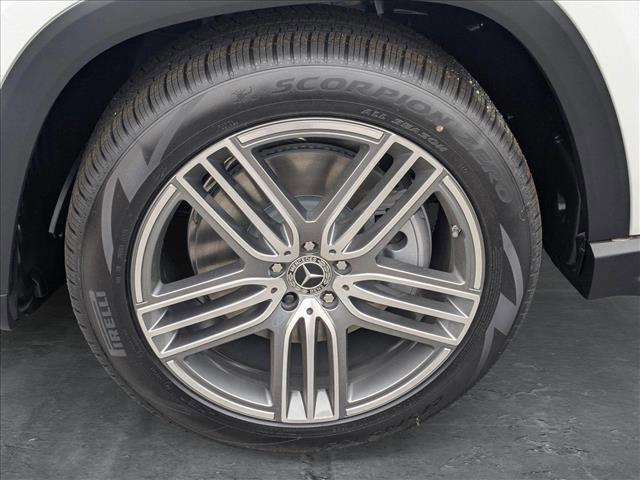 new 2025 Mercedes-Benz GLS 450 car, priced at $98,215
