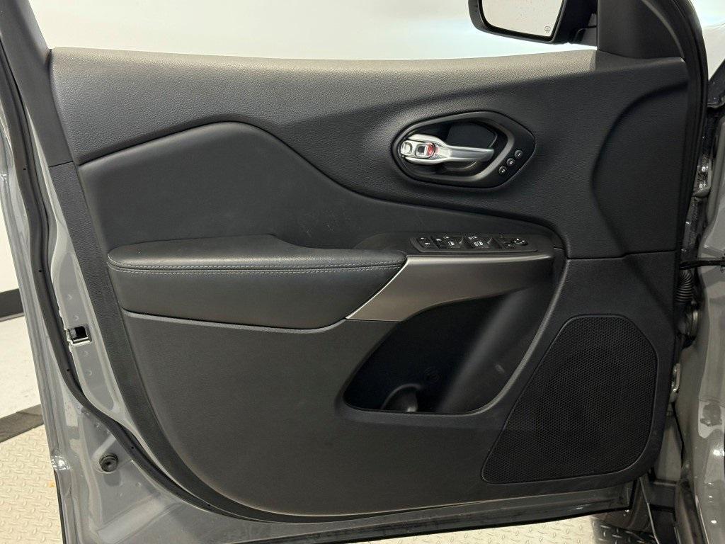 used 2022 Jeep Cherokee car, priced at $26,200
