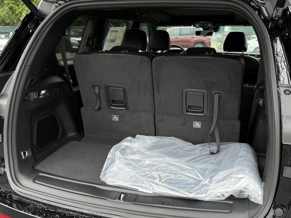 new 2025 Jeep Grand Cherokee L car, priced at $50,178