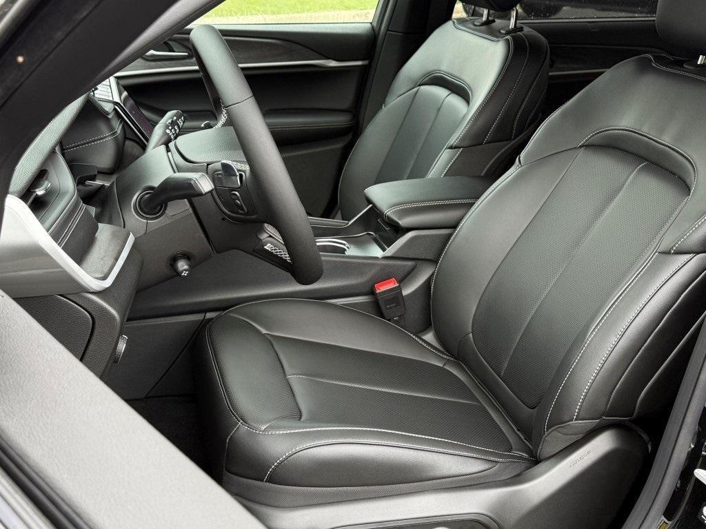 new 2025 Jeep Grand Cherokee L car, priced at $50,178