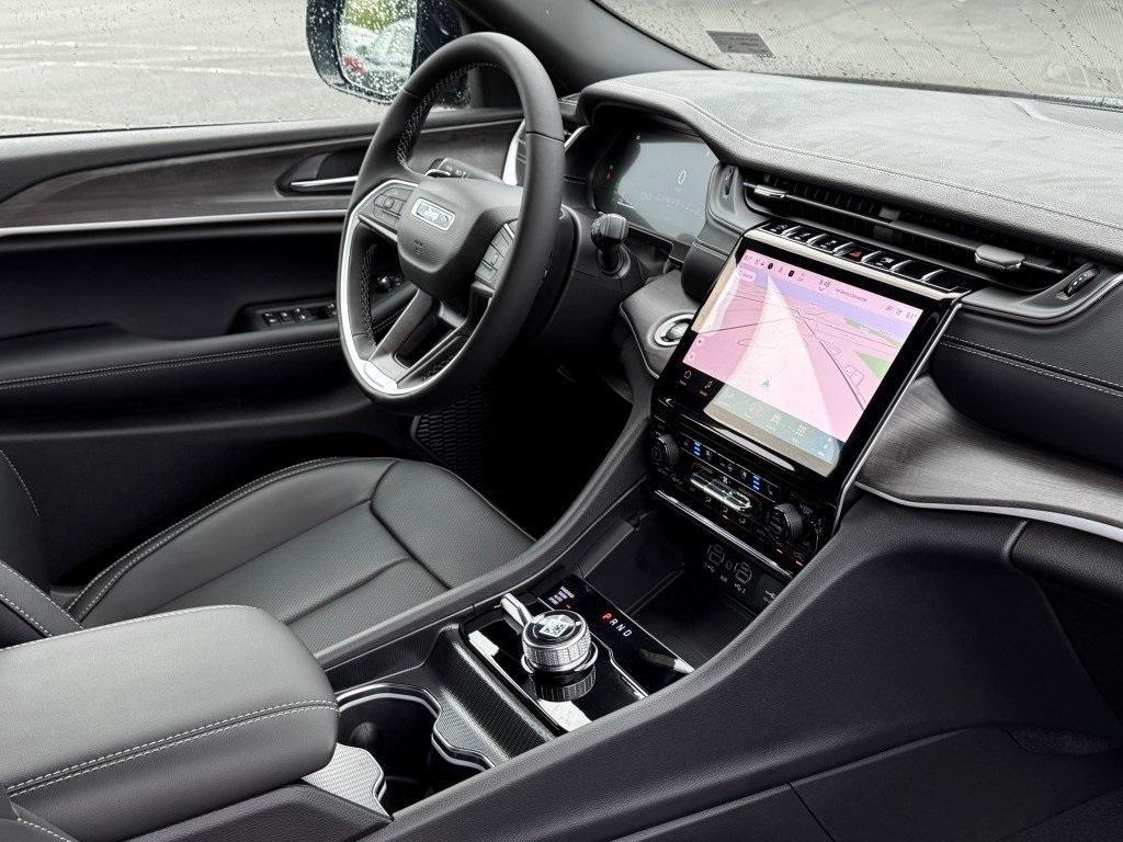 new 2025 Jeep Grand Cherokee L car, priced at $50,178