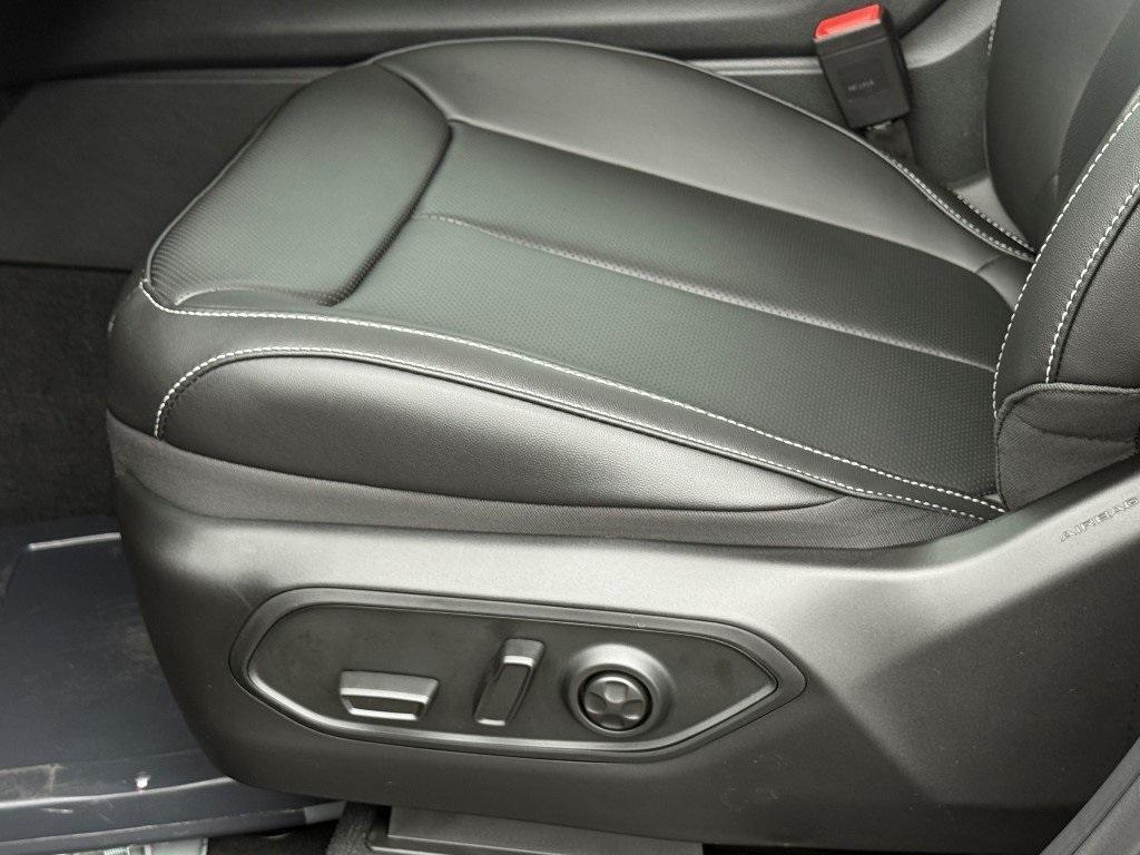 new 2025 Jeep Grand Cherokee L car, priced at $50,178