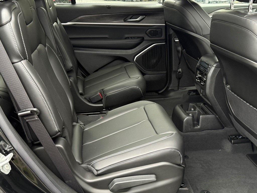 new 2025 Jeep Grand Cherokee L car, priced at $50,178