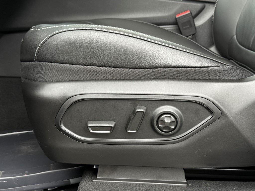 new 2025 Jeep Grand Cherokee L car, priced at $50,178