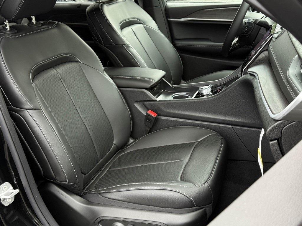 new 2025 Jeep Grand Cherokee L car, priced at $50,178