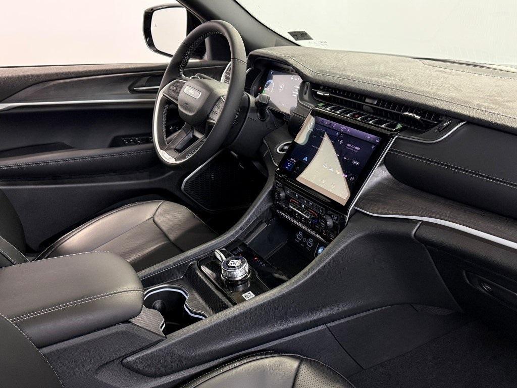 new 2025 Jeep Grand Cherokee L car, priced at $50,178