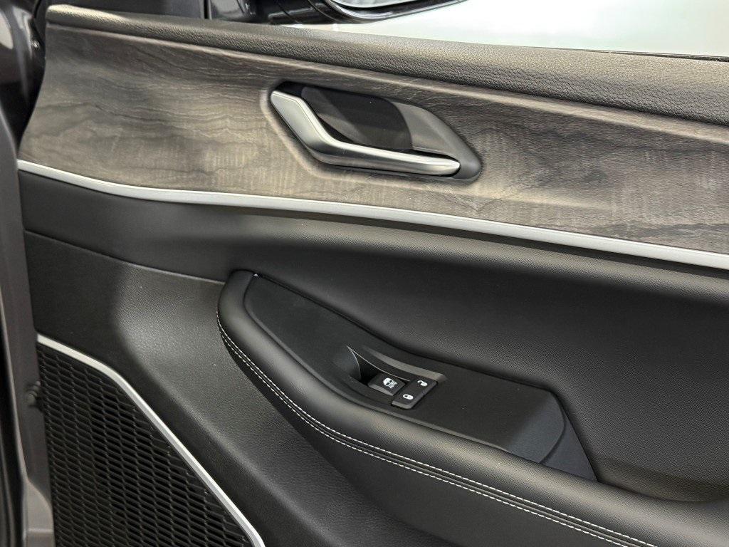 new 2025 Jeep Grand Cherokee L car, priced at $50,178