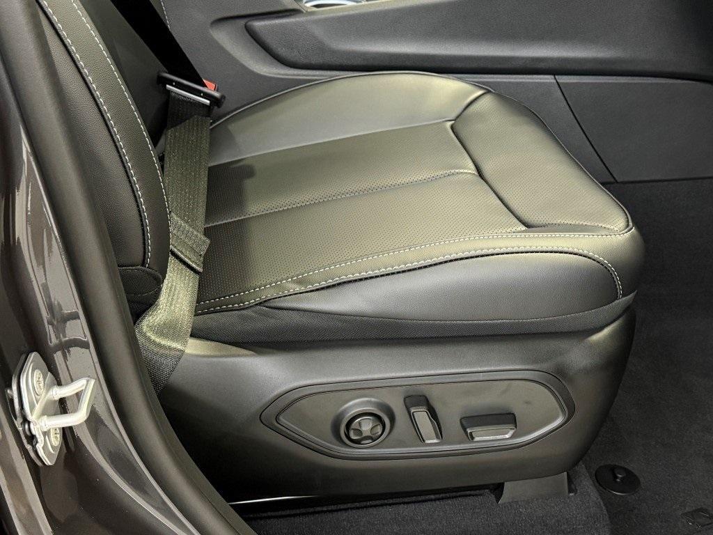 new 2025 Jeep Grand Cherokee L car, priced at $50,178