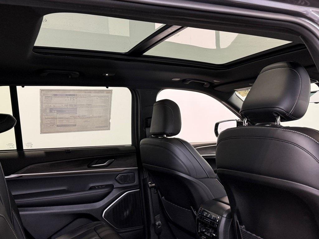 new 2025 Jeep Grand Cherokee L car, priced at $50,178