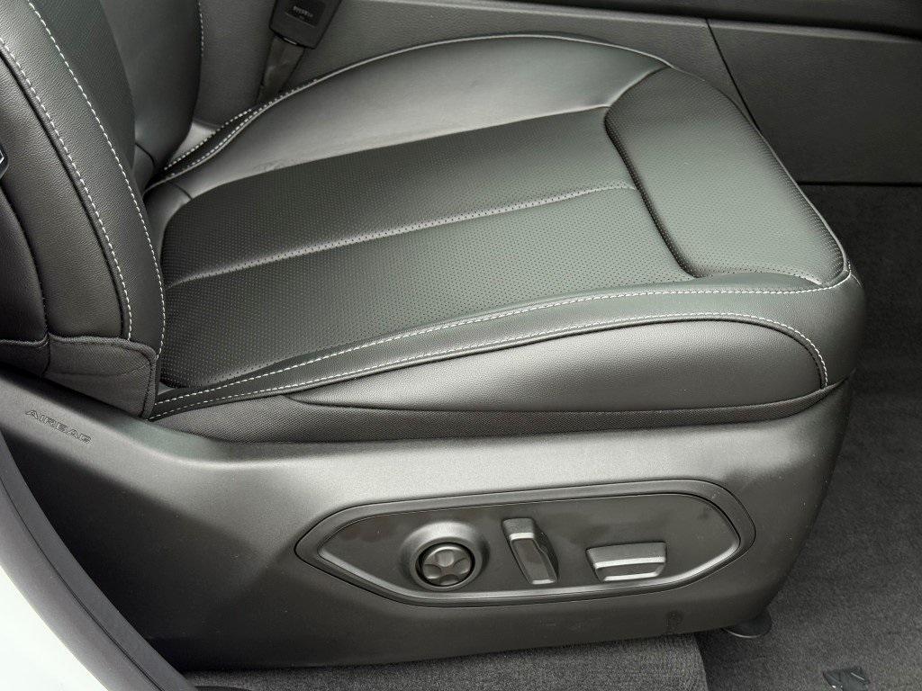 new 2025 Jeep Grand Cherokee L car, priced at $49,642