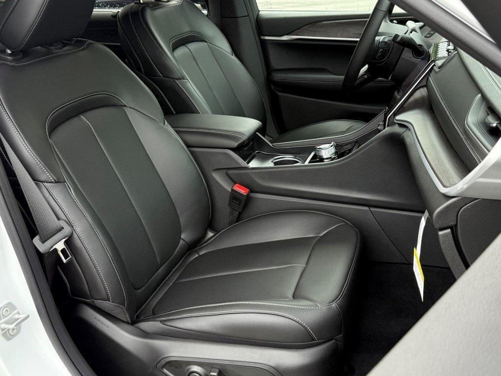 new 2025 Jeep Grand Cherokee L car, priced at $49,642