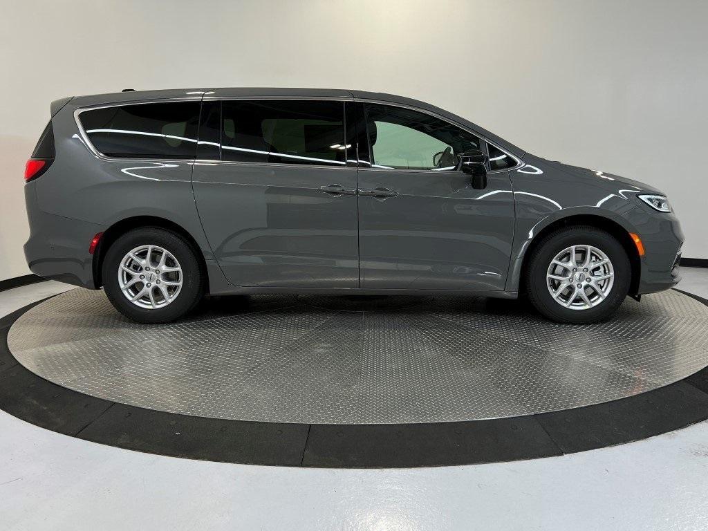 new 2025 Chrysler Pacifica car, priced at $42,028