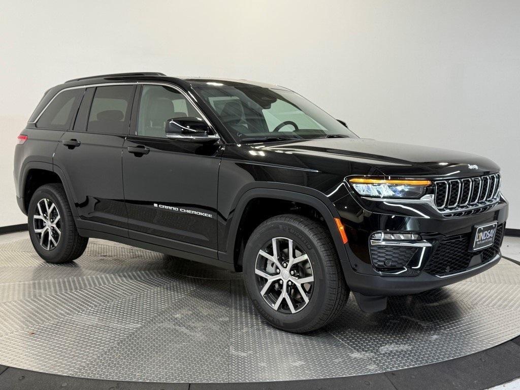 new 2025 Jeep Grand Cherokee car, priced at $45,577