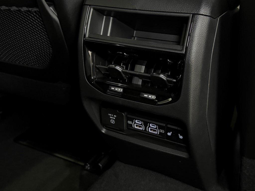 new 2025 Jeep Grand Cherokee car, priced at $45,577