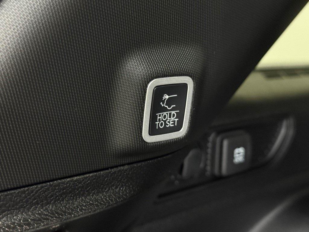 new 2025 Jeep Grand Cherokee car, priced at $45,577