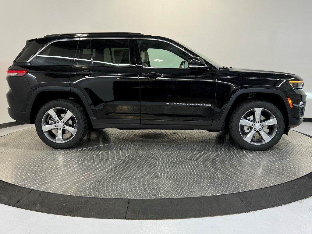 new 2025 Jeep Grand Cherokee car, priced at $49,637