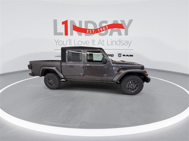 new 2024 Jeep Gladiator car, priced at $38,114