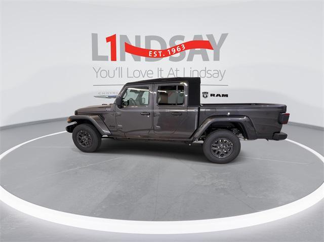 new 2024 Jeep Gladiator car, priced at $38,114