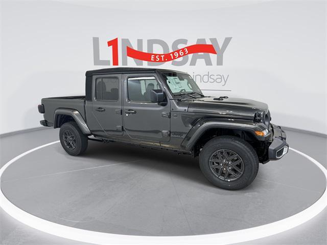 new 2024 Jeep Gladiator car, priced at $38,114