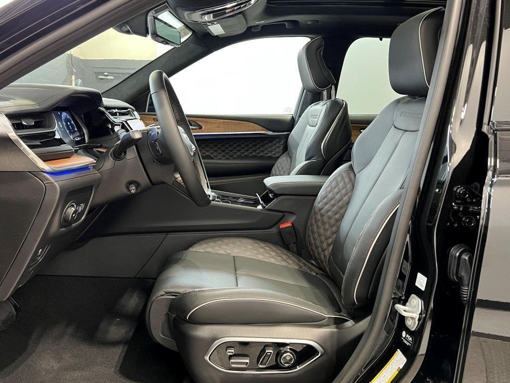 new 2025 Jeep Grand Cherokee car, priced at $65,062