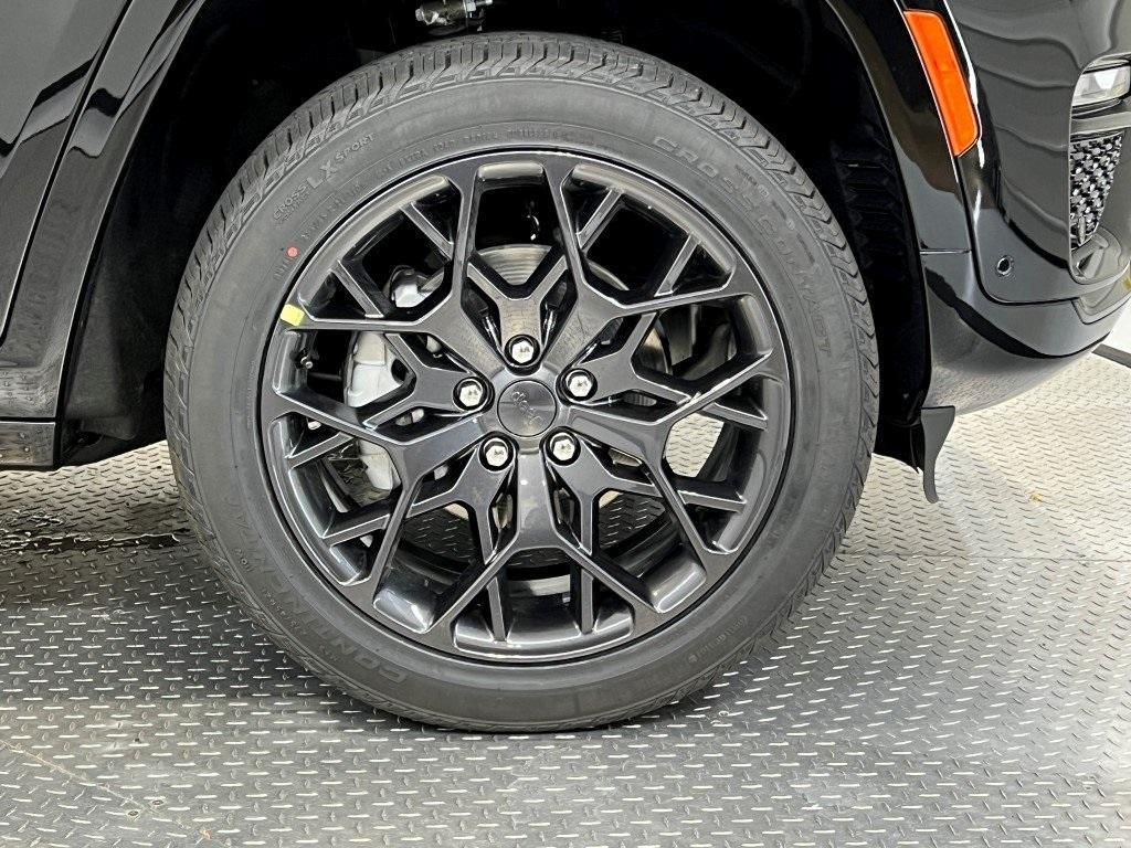new 2025 Jeep Grand Cherokee car, priced at $65,062