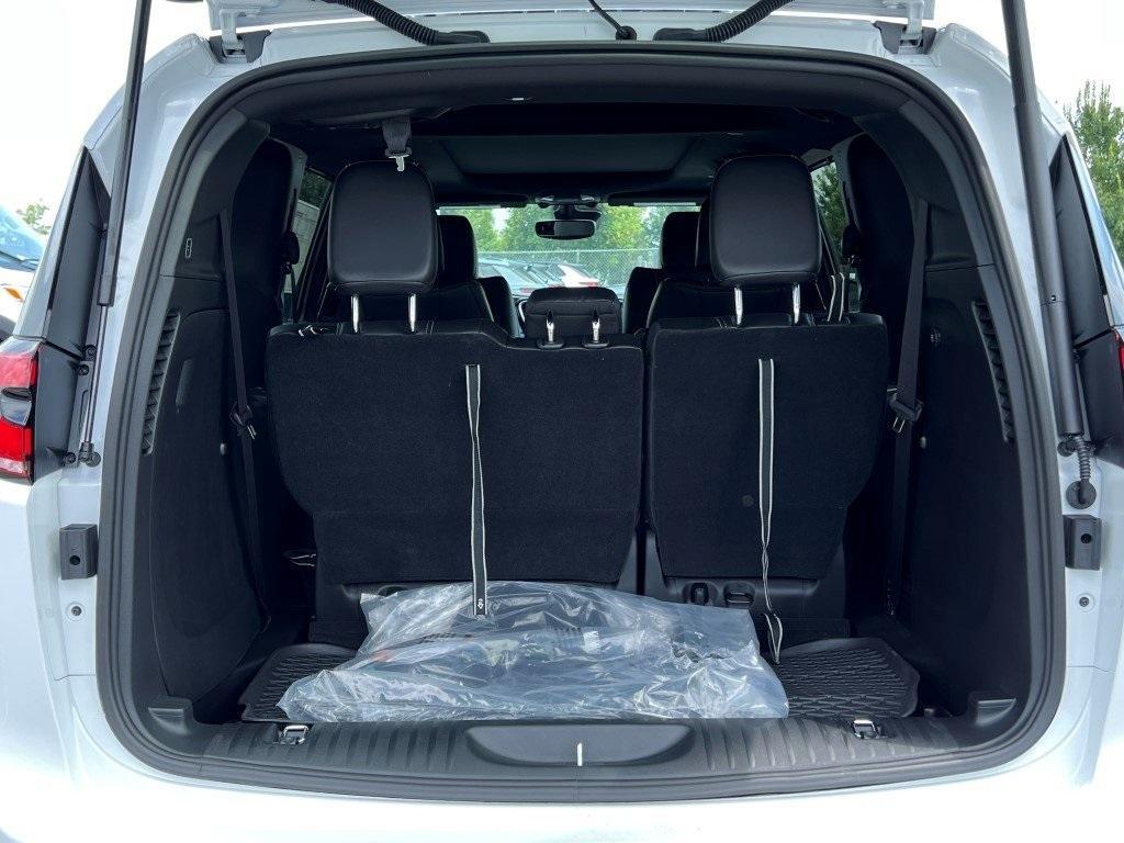 new 2025 Chrysler Pacifica car, priced at $43,921