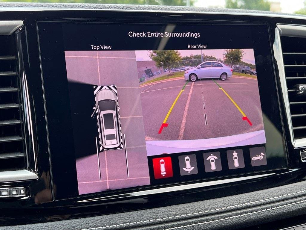 new 2025 Chrysler Pacifica car, priced at $43,921