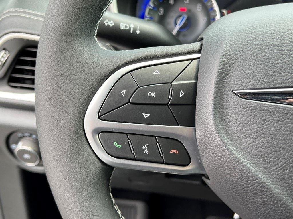 new 2025 Chrysler Pacifica car, priced at $43,921