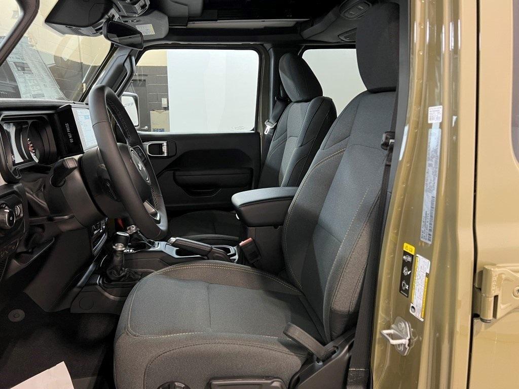 new 2025 Jeep Wrangler car, priced at $46,112