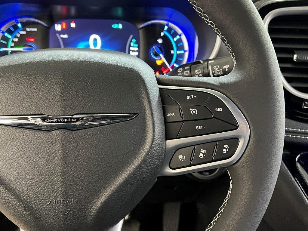 new 2025 Chrysler Pacifica Hybrid car, priced at $49,113