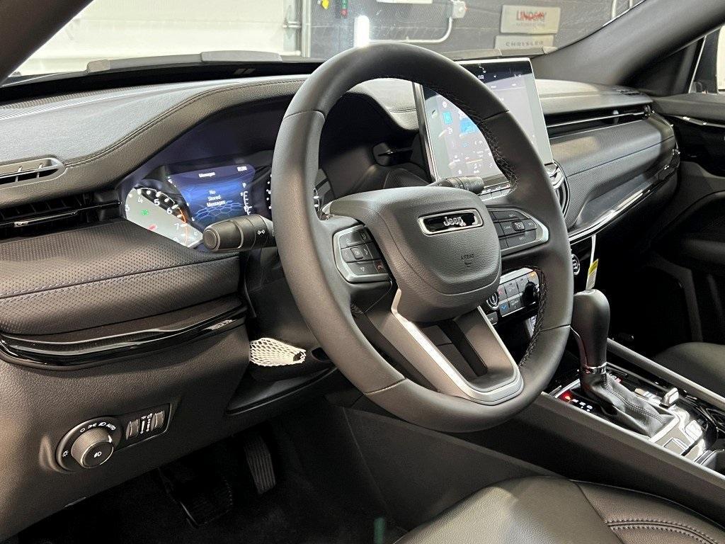 new 2025 Jeep Compass car, priced at $33,323
