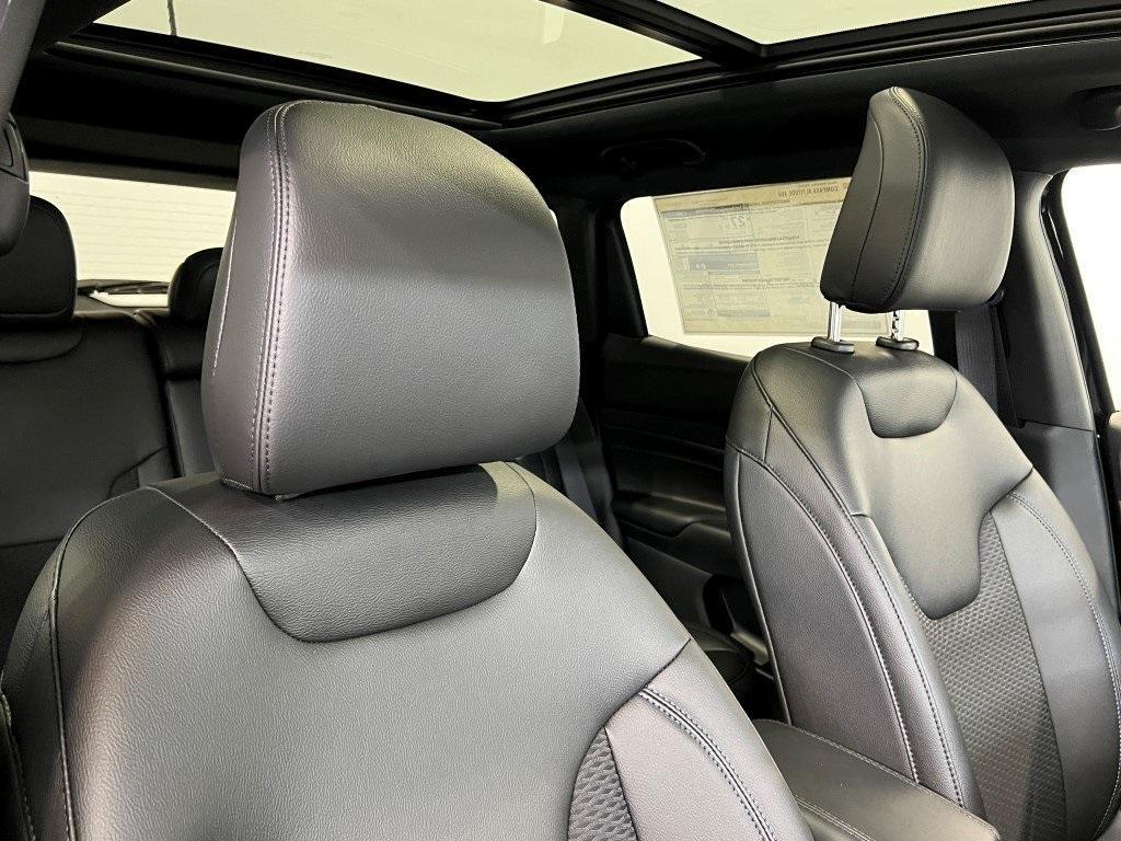 new 2025 Jeep Compass car, priced at $33,323