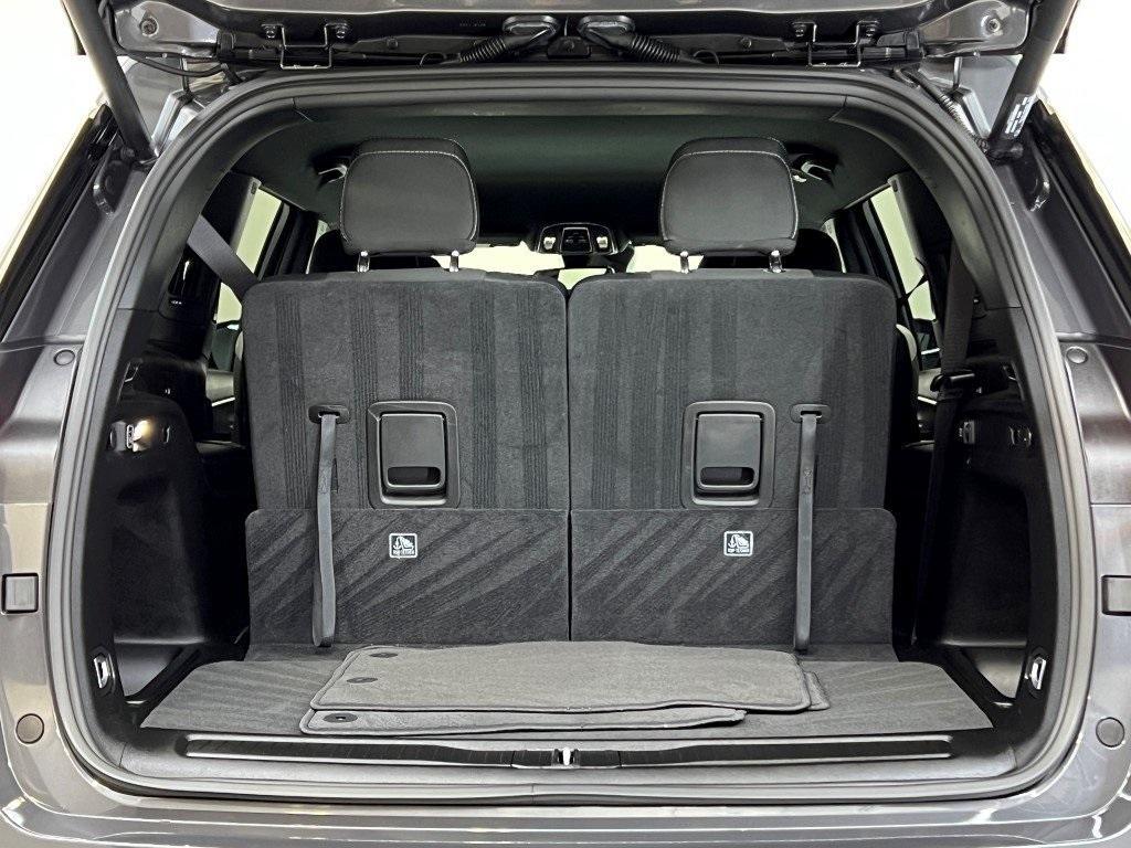 used 2024 Jeep Grand Cherokee L car, priced at $34,200