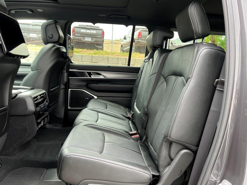 new 2025 Jeep Wagoneer car, priced at $75,801