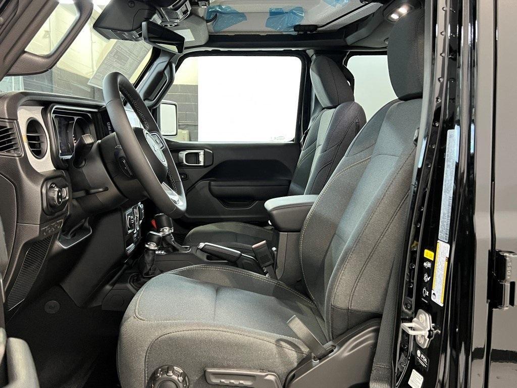 new 2025 Jeep Gladiator car, priced at $44,499