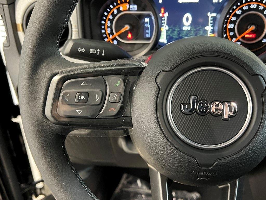 new 2025 Jeep Wrangler car, priced at $47,600