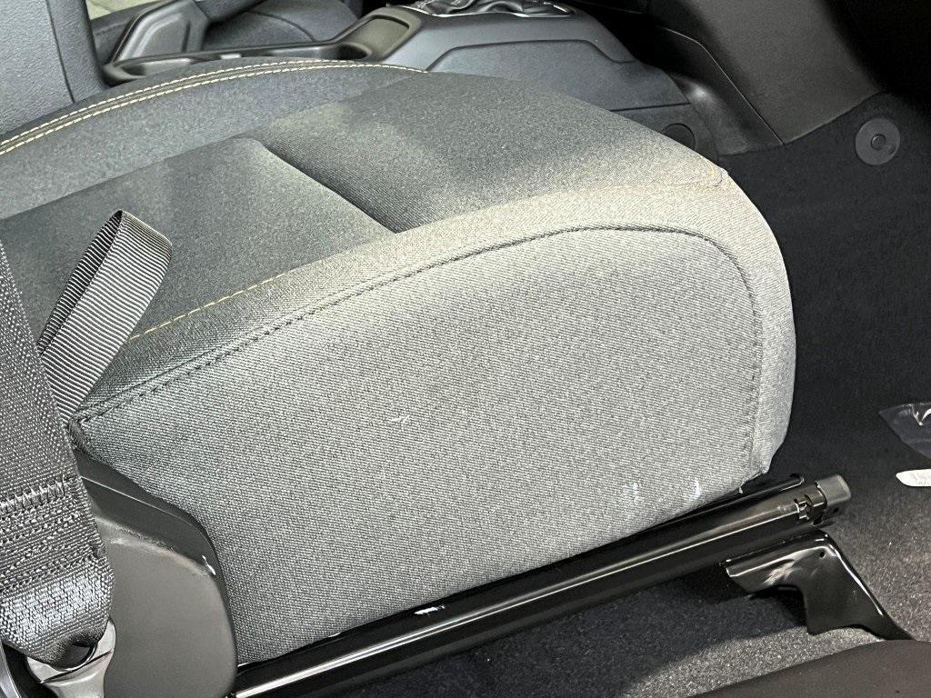 new 2025 Jeep Wrangler car, priced at $47,600