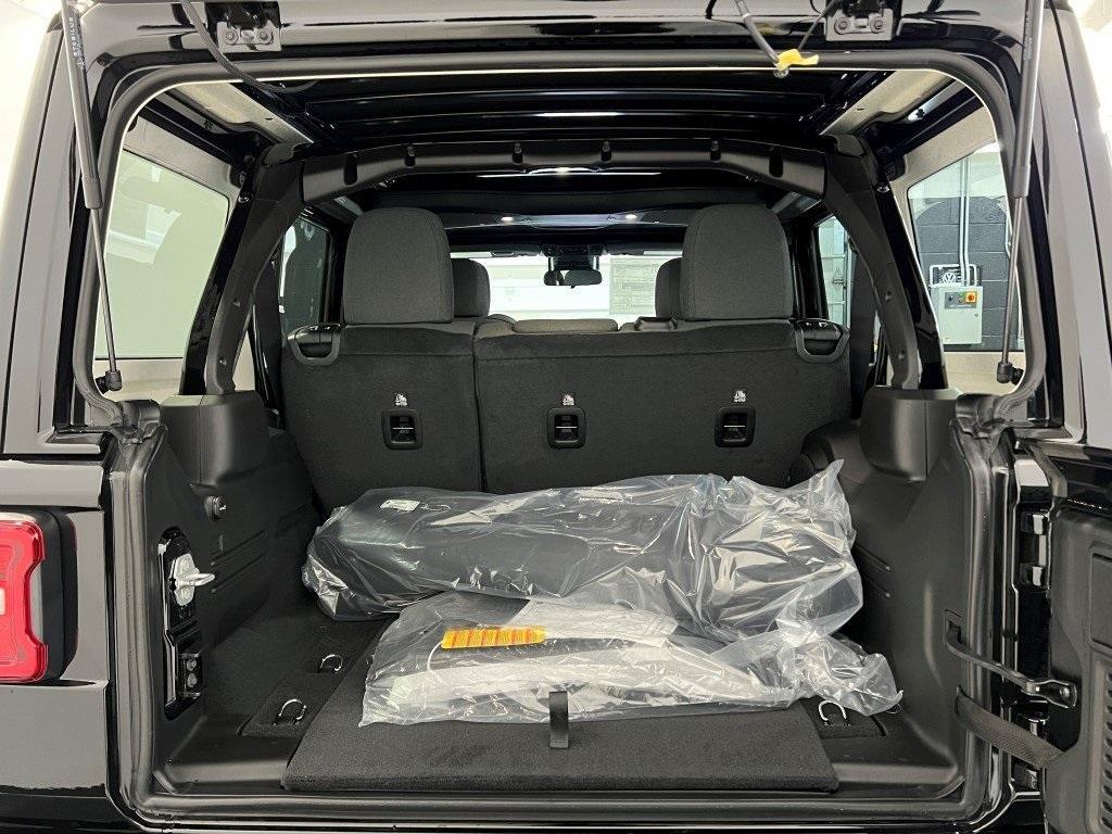 new 2025 Jeep Wrangler car, priced at $47,600