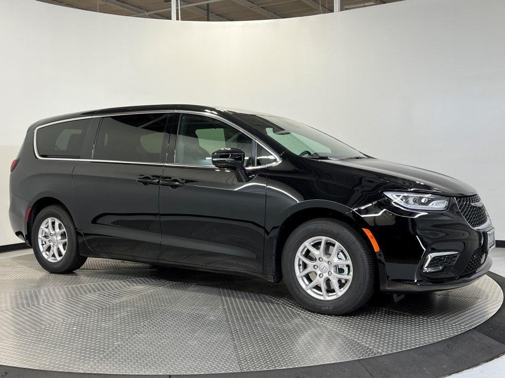 new 2026 Chrysler Pacifica car, priced at $43,099